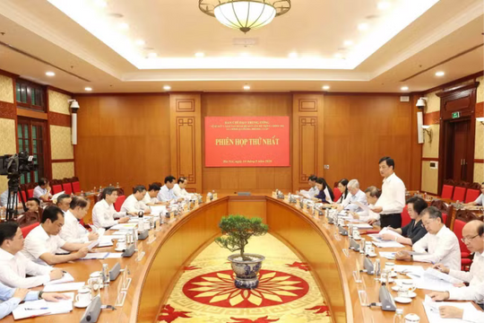 Phiên họp thứ nhất Ban Chỉ đạo Trung ương về sơ kết 1 năm vận hành bộ máy của hệ thống chính trị và chính quyền địa phương 2 cấp