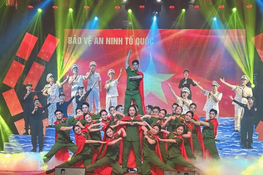 Gala 'Tổ quốc bình yên - Hải Phòng rực sáng'