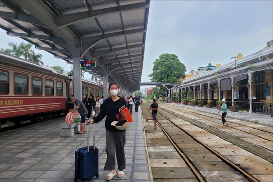 Hành khách có thể đổi vé tàu trực tuyến từ ngày 15/5