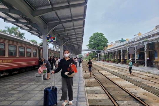 Vietnam Railways launches online ticket exchange service from May 15