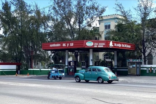 Cuba cắt giảm dịch vụ vận tải quốc gia do thiếu nhiên liệu