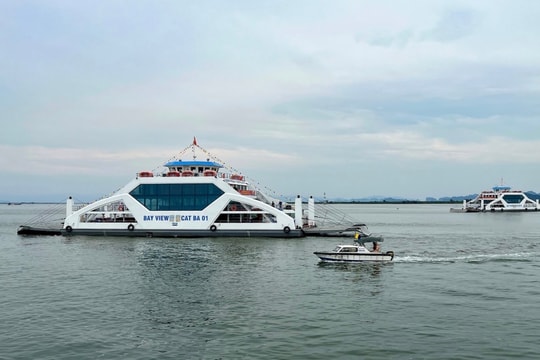 Two routes to Cat Ba island