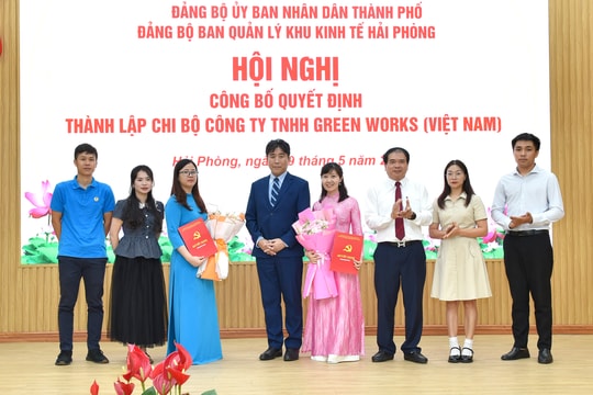 Thành lập 2 chi bộ Đảng trong doanh nghiệp tại Khu công nghiệp Tràng Duệ