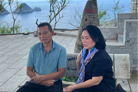 Chuyện người gác đèn nơi 'mắt ngọc' Long Châu