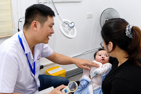 Hạn chế biến chứng viêm da cơ địa kéo dài ở trẻ nhỏ