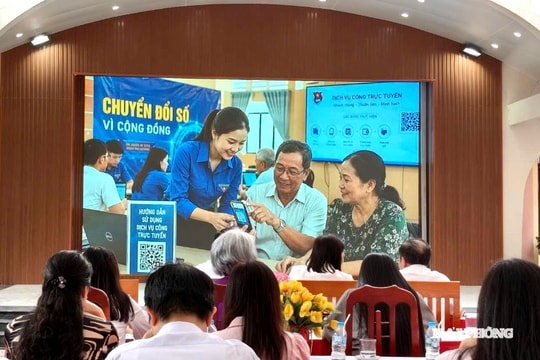 Phấn đấu 70% phụ huynh thành thạo nộp hồ sơ trực tuyến