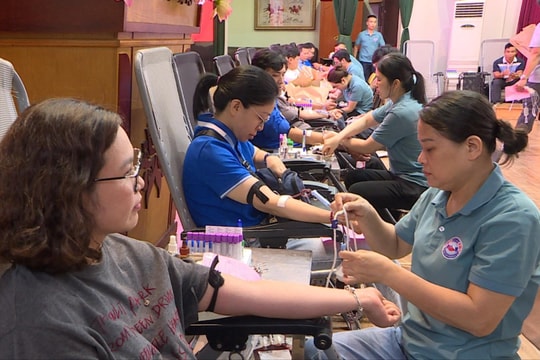 Hơn 200 cán bộ Khối thi đua số 2 tham gia Ngày hội hiến máu tình nguyện