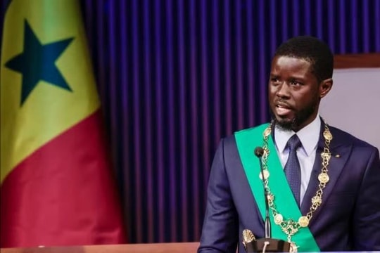 Tổng thống Senegal cách chức Thủ tướng và giải tán Chính phủ