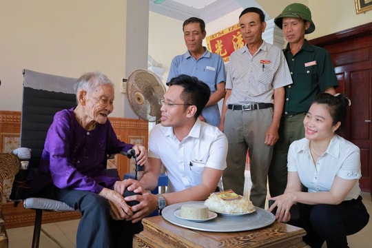 Cán bộ cơ sở tự nâng cao năng lực để thích ứng