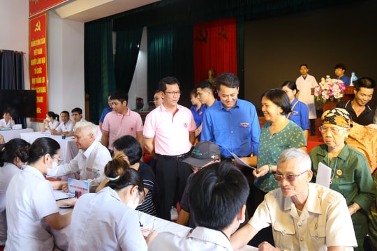 Hành trình 'Thầy thuốc trẻ làm theo lời Bác' tại phường Nguyễn Trãi
