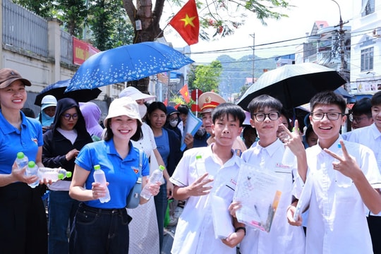 Những hình ảnh đầu tiên về kỳ thi vào lớp 10 tại Hải Phòng