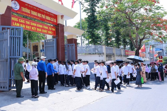 Chiều nay, hơn 61.700 thí sinh tham dự kỳ thi tuyển sinh vào lớp 10 tại Hải Phòng