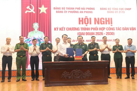 Đảng ủy phường An Phong và Đảng ủy Công ty Đóng tàu Hồng Hà ký kết chương trình phối hợp công tác dân vận