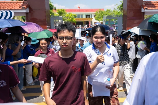 Thí sinh Hải Phòng hoàn thành môn thi ngữ văn vào lớp 10