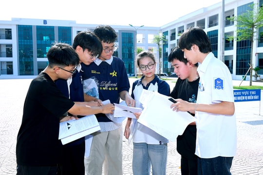 Đề thi môn toán vào lớp 10 ở Hải Phòng