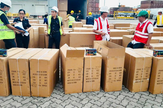 Hải quan phát hiện gần 5.000 sản phẩm nghi giả mạo nhãn hiệu