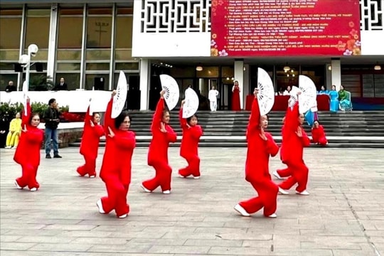 Chăm lo người cao tuổi, xây dựng xã, phường hạnh phúc