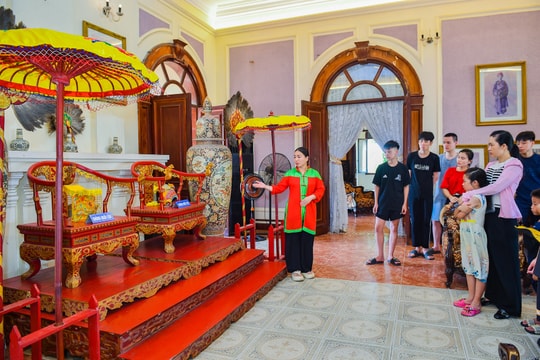 Dinh thự Bảo Đại - Hoàng cung bên biển Đồ Sơn