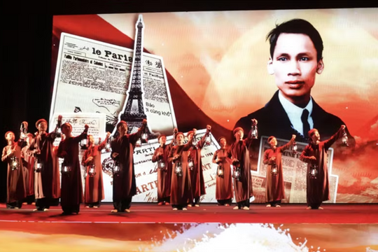 Chương trình nghệ thuật kỷ niệm 115 năm Ngày Bác Hồ ra đi tìm đường cứu nước