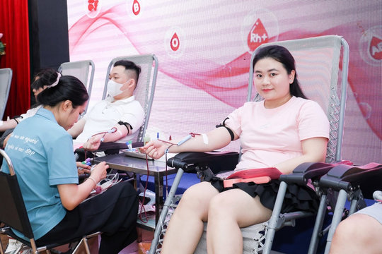 Tiếp nhận 255 đơn vị máu tại Chương trình 'Giọt hồng sẻ chia'