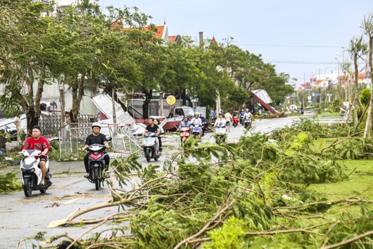 Những lưu ý bảo vệ sức khỏe trong mùa mưa bão