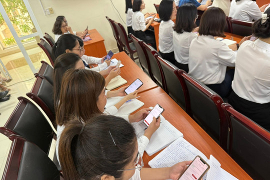 Nâng cao kỹ năng số từ chi bộ