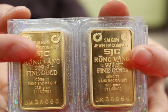 Không điều chỉnh, giá vàng nhẫn và SJC cùng giao dịch ở ngưỡng 143,8 triệu đồng