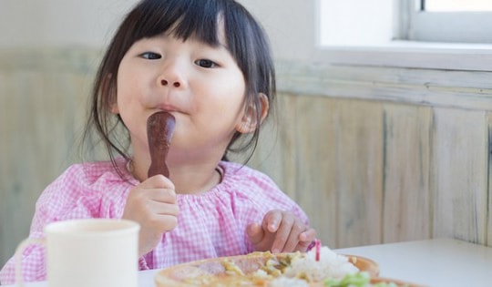 Thực đơn mùa hè đầy đủ dinh dưỡng cho trẻ