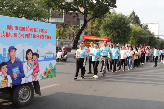 Vietnam officially joins group of countries with population exceeding 100 million