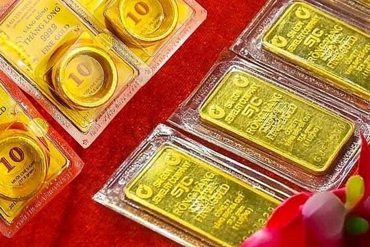 Giá vàng SJC 'bốc hơi' thêm 3,8 triệu đồng mỗi lượng