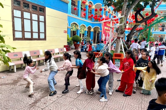 Keeping traditional folk games alive