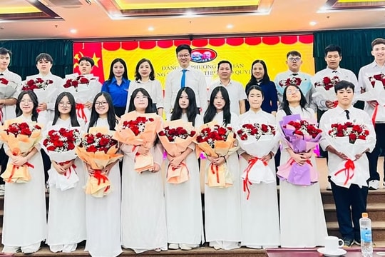 Nhân những 'hạt giống đỏ' cho Đảng từ trong trường THPT