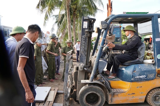 Đồng loạt xử lý vi phạm, trả lại vỉa hè thông thoáng