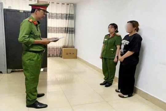 Bắt giam người mẹ trẻ tát con ruột gây chấn thương, tử vong