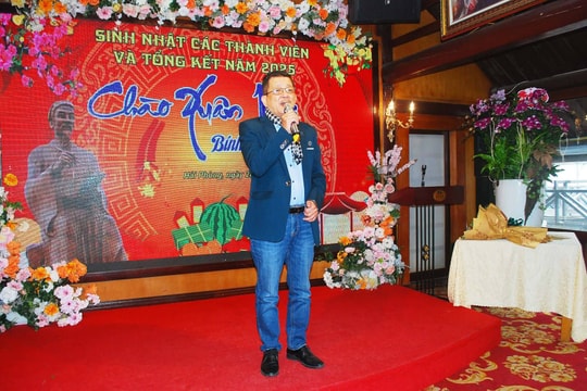 Miền thơ trong trẻo của Lê Việt Hùng