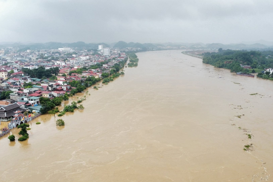 Biên độ lũ trên các sông thuộc Bắc Bộ từ 2 đến 4 m