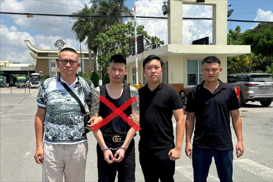 Bắt giữ đối tượng truy nã nguy hiểm trốn sang Campuchia