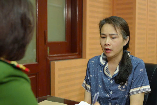 Khởi tố 2 bị can trong vụ buôn lậu hơn 10.000 tấn chân gà nhập khẩu