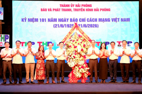 Đồng chí Phó Bí thư Thường trực Thành ủy Hải Phòng Đỗ Mạnh Hiến thăm, chúc mừng các cơ quan báo chí