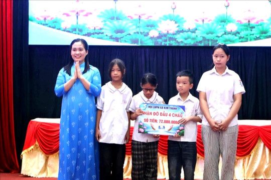 Thêm 11 trẻ mồ côi ở Kim Thành được nhận 'cha, mẹ đỡ đầu'