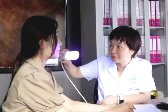Bệnh viện Da liễu Trung ương khám miễn phí cho người bệnh bạch biến