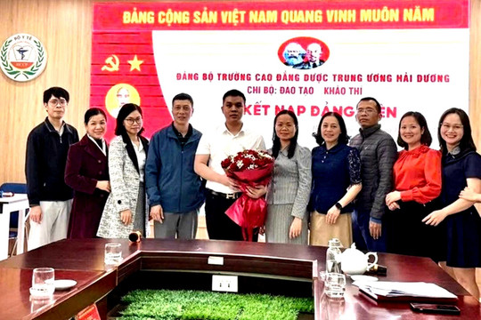 Chú trọng tạo nguồn, nâng cao chất lượng đảng viên trẻ