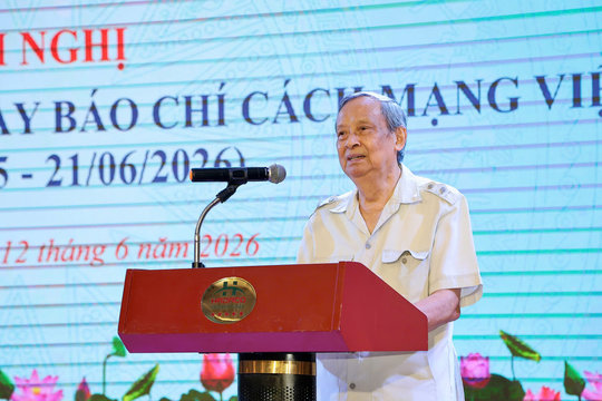 Viết trong lửa đạn, sống trọn với nghề