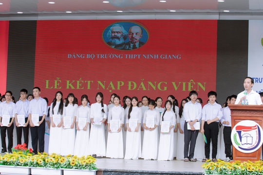 Lan tỏa phong trào thi đua ở Đảng bộ Trường THPT Ninh Giang