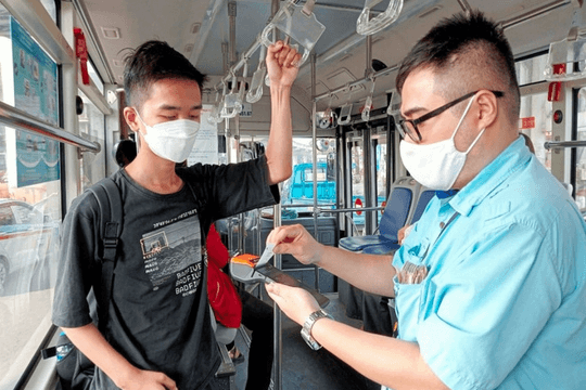 Từ 1/7, vé tháng giấy không còn giá trị sử dụng trên các tuyến xe buýt có trợ giá tại Hà Nội