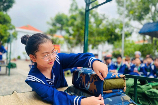 Trưởng thành qua những trại hè quân đội