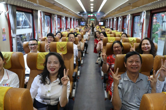 Đoàn tàu Bạch Mai kết nối y tế chất lượng cao tới người dân