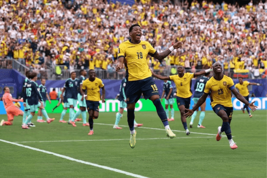 Ecuador thắng sốc tuyển Đức, giành vé vào vòng knock-out World Cup 2026