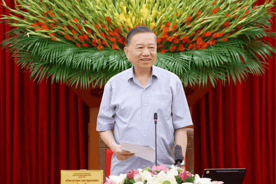 Mỗi chính sách phát triển cần hướng tới gia đình an toàn hơn, bình đẳng hơn, nhân văn hơn(*)