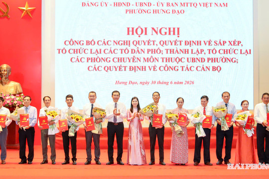 Phường Hưng Đạo công bố các quyết định về tổ chức, cán bộ